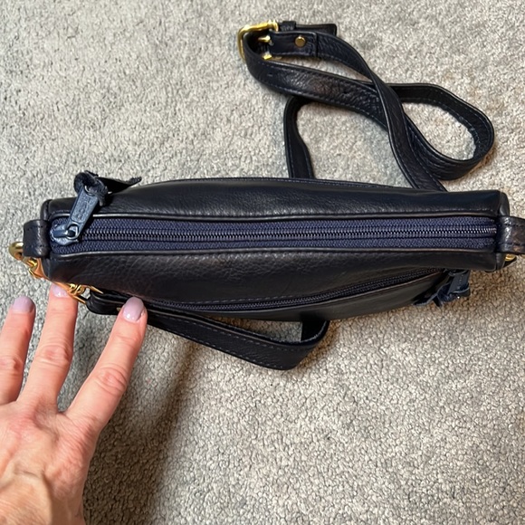 Beautiful Elie Small Crossbody bag in Navy - Picture 4 of 13